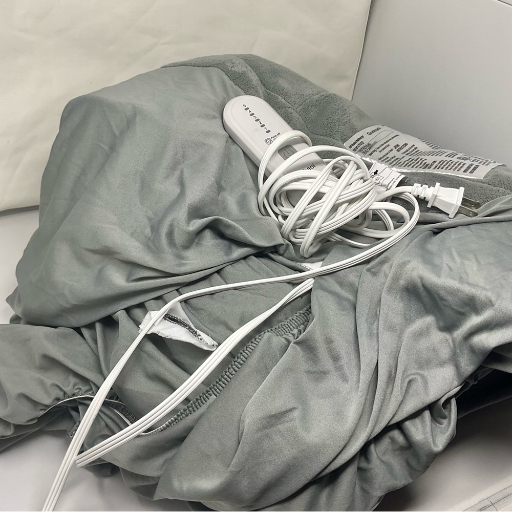 Soft Gray Heated mattress cover - Picture 4 of 4